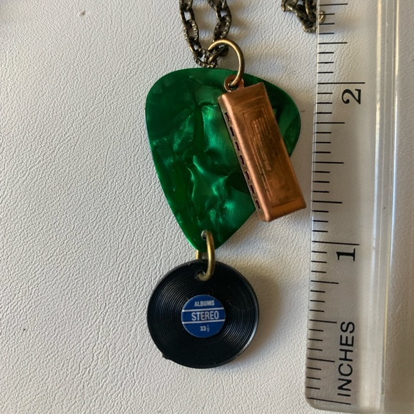 Necklace harmonica guitar pick record album green - Picture 8 of 8